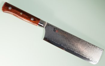 MCUSTA Zanmai Classic Pro Damascus Nakiri 165mm