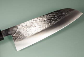 Tadafusa S-43 Wa-Santoku 170mm Hammered SLD