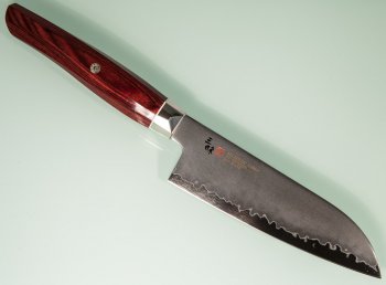 Mcusta Zanmai Revolution SPG2 Ko-Santoku 150mm Red