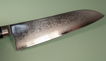 Kiya Hamono VG-10 Damascus Santoku 180mm