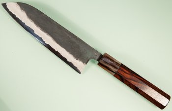 Kyohei Kurouchi Aogami 2 Wa-Santoku 170mm Rosenholz/helles Bffelhorn