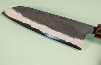 Kyohei Kurouchi Aogami 2 Wa-Santoku 170mm Rosenholz/helles Bffelhorn