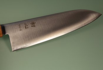 Hatsukokoro VG-5 Hayabusa Wa-Santoku 180mm Oak