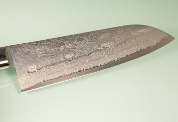 Kiya Hamono SG2 Suminagashi Damascus Santoku 170mm