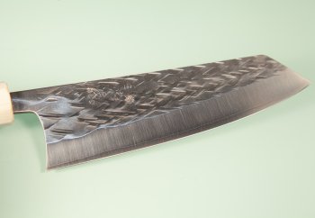 Tadafusa Orca Wa-Bunka 180mm Hammered SLD Ebenholz/helles Bffelhorn