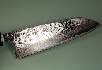 Tsunehisa AUS10 Tsuchime Damascus Wa-Santoku 170mm grau stabilisiert/Bffelhorn
