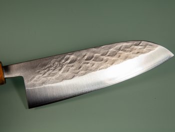 Tadafusa S-43 Wa-Santoku 170mm Hammered SLD gelb stabilisiert