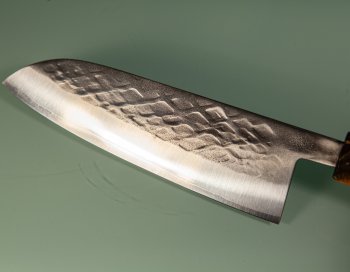 Tadafusa S-43 Wa-Santoku 170mm Hammered SLD gelb stabilisiert