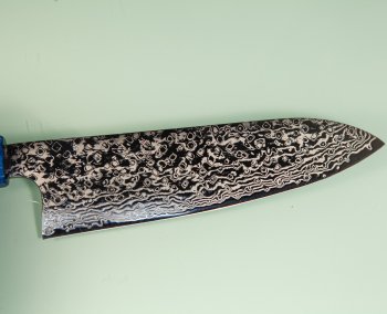 Hatsukokoro Ginga ATS-34 Nickel Damascus Wa-Santoku 185mm blau stabilisiert