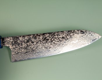 Hatsukokoro Ginga ATS-34 Nickel Damascus Wa-Santoku 185mm blau stabilisiert
