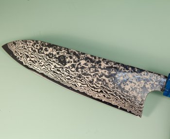 Hatsukokoro Ginga ATS-34 Nickel Damascus Wa-Santoku 185mm blau stabilisiert