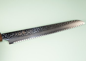 Kanetsugu SHIUN VG10 Tsuchime Brotmesser 210mm Bubinga