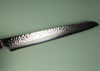 Kanetsugu SHIUN VG10 Tsuchime Brotmesser 210mm Bubinga