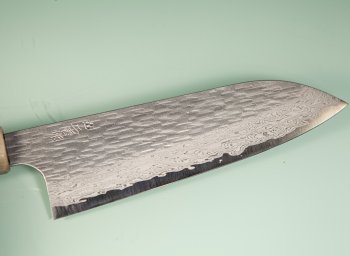 Nigara VG-XEOS Tsuchime Damascus Wa-Santoku 170mm Rosenholz/helles Bffelhorn