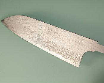 Nigara VG-XEOS Tsuchime Damascus Wa-Santoku 170mm Klinge