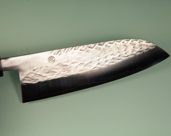 Tadafusa S-43 Wa-Santoku 170mm Hammered SLD orange stabilisiert/Bffelhorn