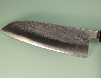 Tadafusa S-43 Wa-Santoku 170mm Hammered SLD orange stabilisiert/Bffelhorn