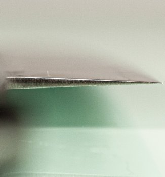 Tsunehisa Ginsan Nashiji Santoku 185mm rot/schwarz