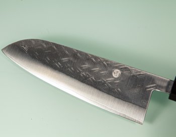 Tadafusa S-43 Wa-Santoku 170mm Hammered SLD Rosenholz/B�ffelhorn