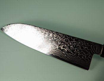Hatsukokoro Ryuhyo Migaki SG2 Damascus Wa-Santoku 175mm Teak/Buffalo