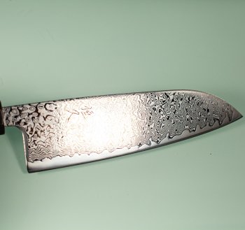 Tsunehisa SRS13 Damascus polished Wa-Santoku 165mm Ebony/red